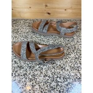 Universal‎ Thread Women Animal Print Strappy Platform Sandals Tan Black Size 8